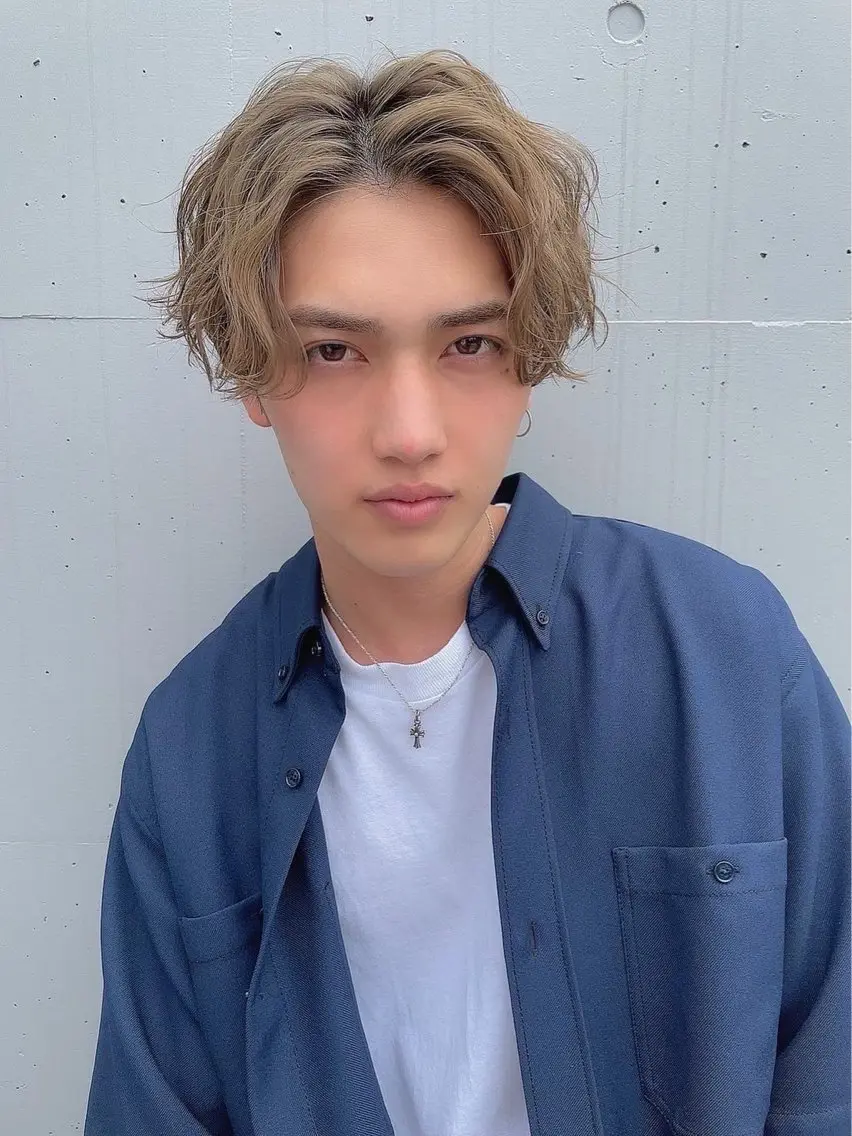 メンズ限定 👦🏻✨ カット + ブリーチカラー + 頭皮改善デトックスの写真