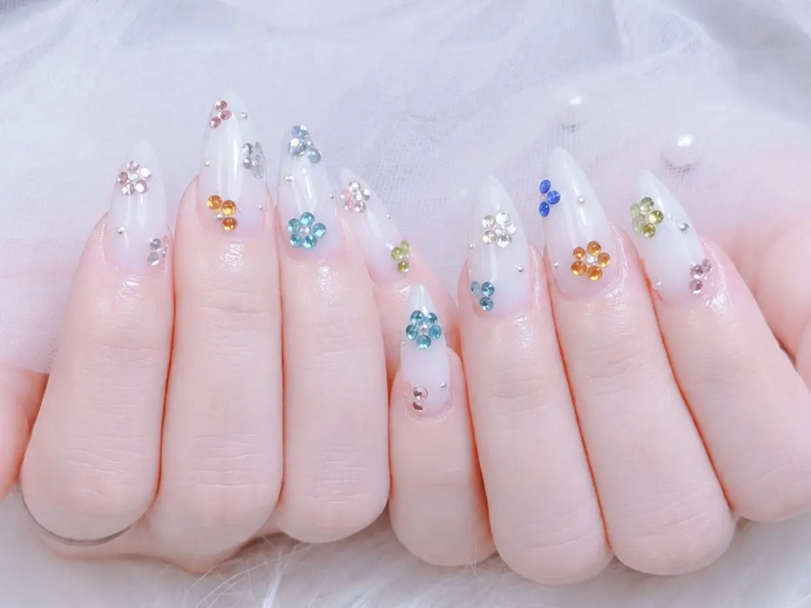 ネイル チークネイル 長さ出し フラッシュネイル フレンチネイル グラデーション ハンドネイル AN NAIL 高田馬場のネイルデザイン
