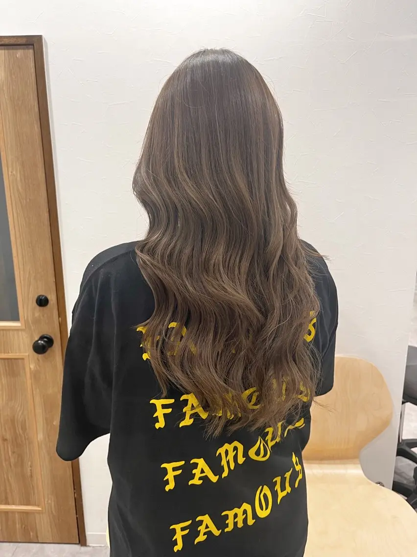 ロング カラー ベージュカラー ハイライトカラー ハイライト ヘアカラー ボブ/ハイトーン 福生Radix 下田のヘアスタイル
