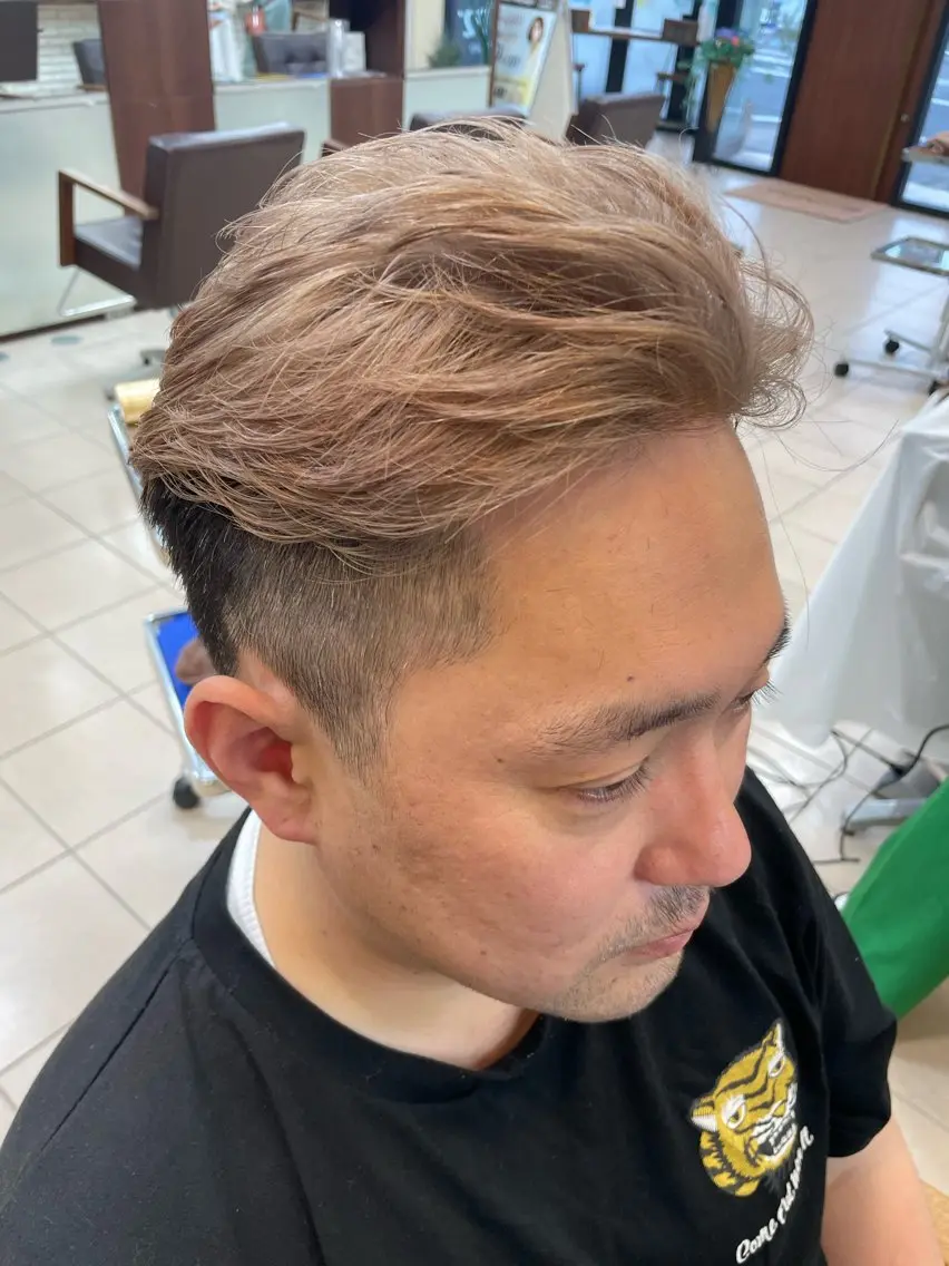 ショート カラー メンズ メンズブリーチ ベージュカラー ブリーチ ミルクティーベージュ 北林 秀悟のヘアスタイル