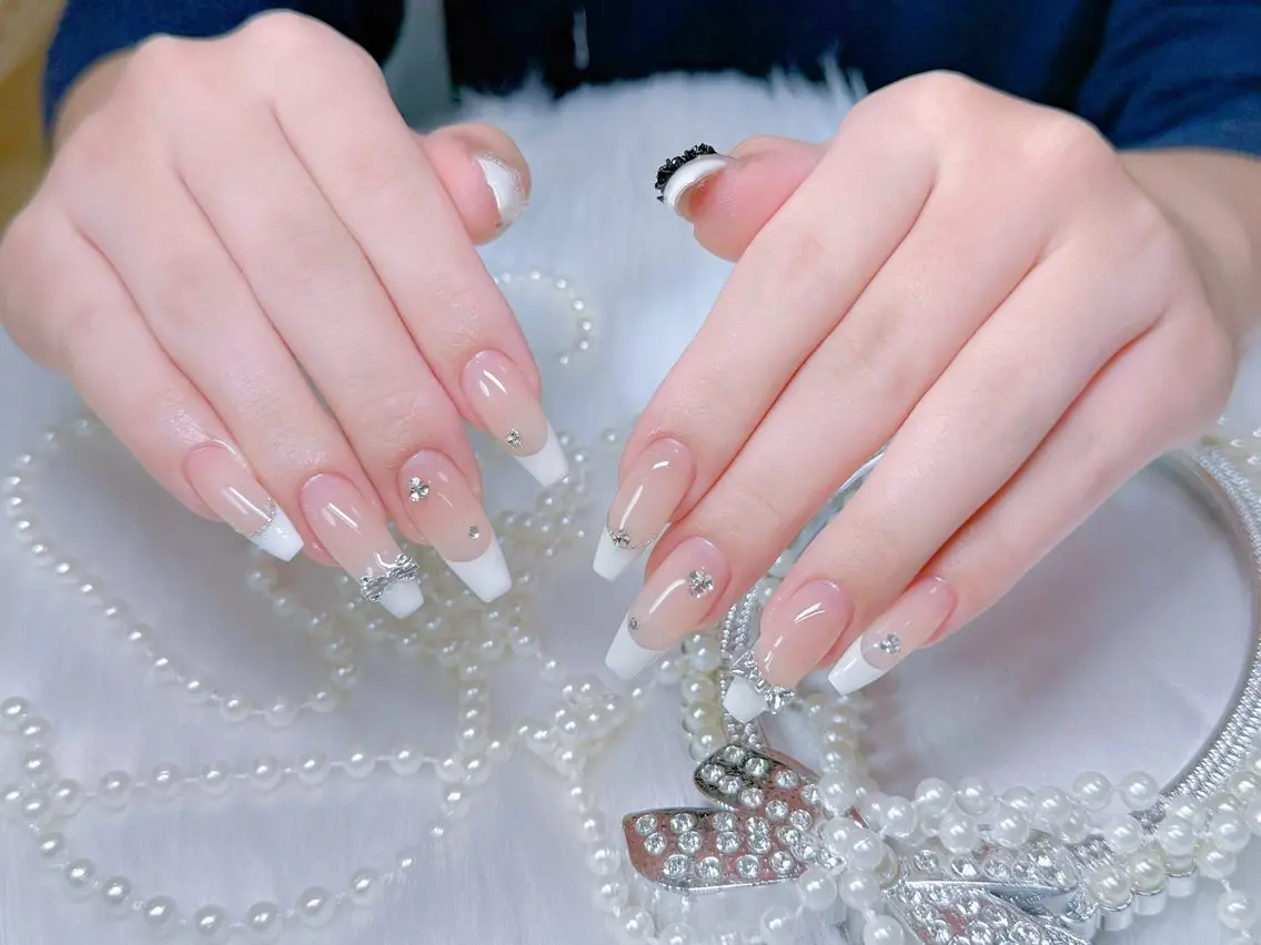 ネイル ハート キラキラネイル 韓国ネイル リボン ワンホンネイル ハンドネイル GOHOUBI Nail 心斎橋店のネイルデザイン