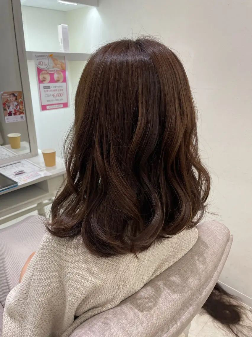 ミディアム カラー やない ともみのヘアスタイル