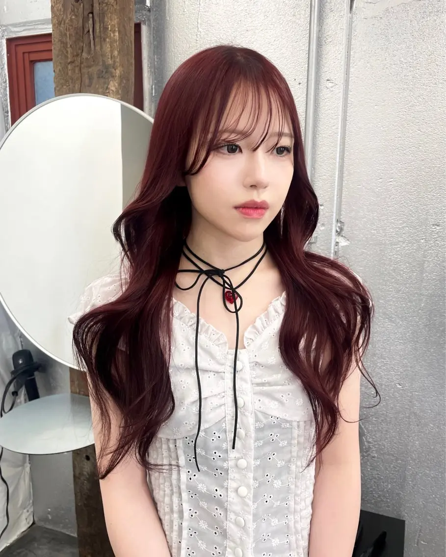 ロング カラー ヘアアレンジ レッドカラー レイヤーカット 🎀透明感カラー 韓国ヘア🎀mahoのヘアスタイル