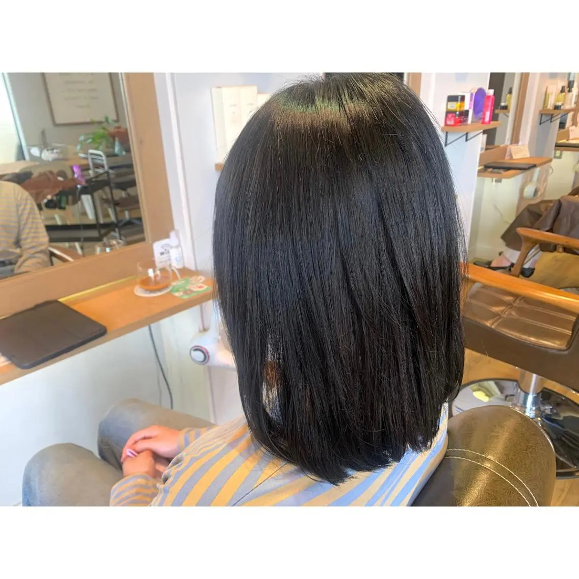 セミロング カラー 黒髪 ブルーカラー ブルーブラック ヘアカラー トリートメント ツキダテ ユイのヘアスタイル