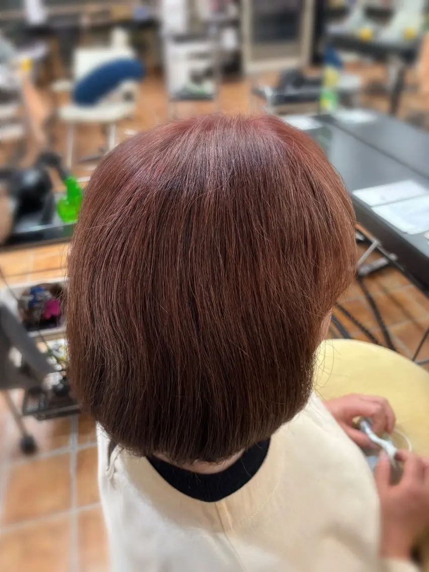 ミディアム カラー 岡崎 美紀のヘアスタイル