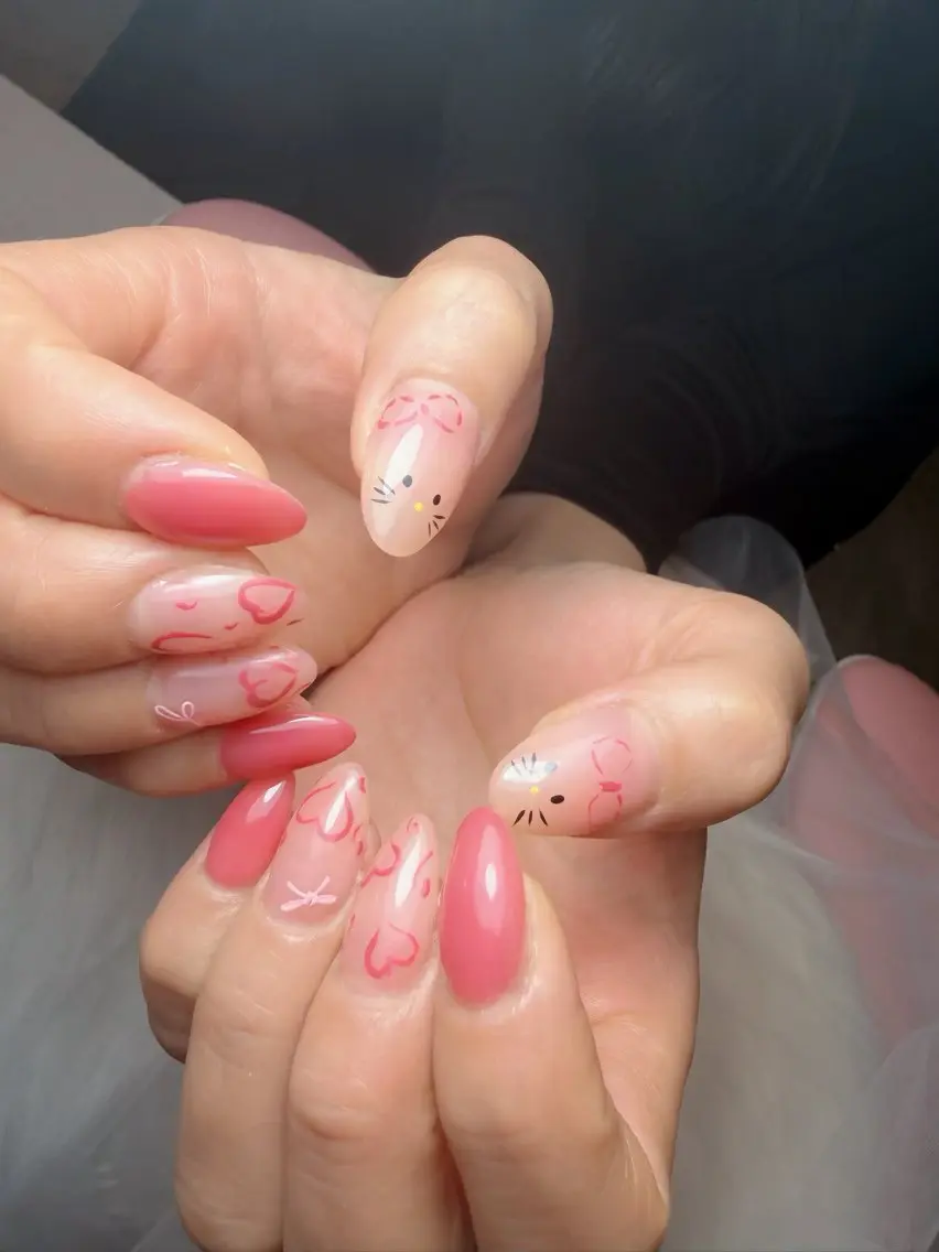 ネイル チークネイル フレンチネイル グラデーション キラキラネイル 韓国ネイル HIKARIHANA NAILのネイルデザイン