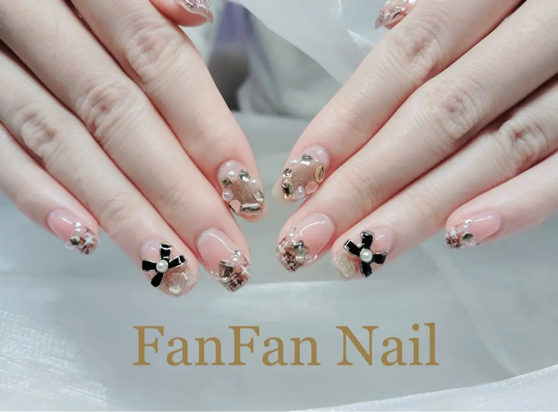 ネイル アートネイル オーロラネイル ガーリー キラキラネイル 韓国ネイル Mio NailsalonUのネイルデザイン