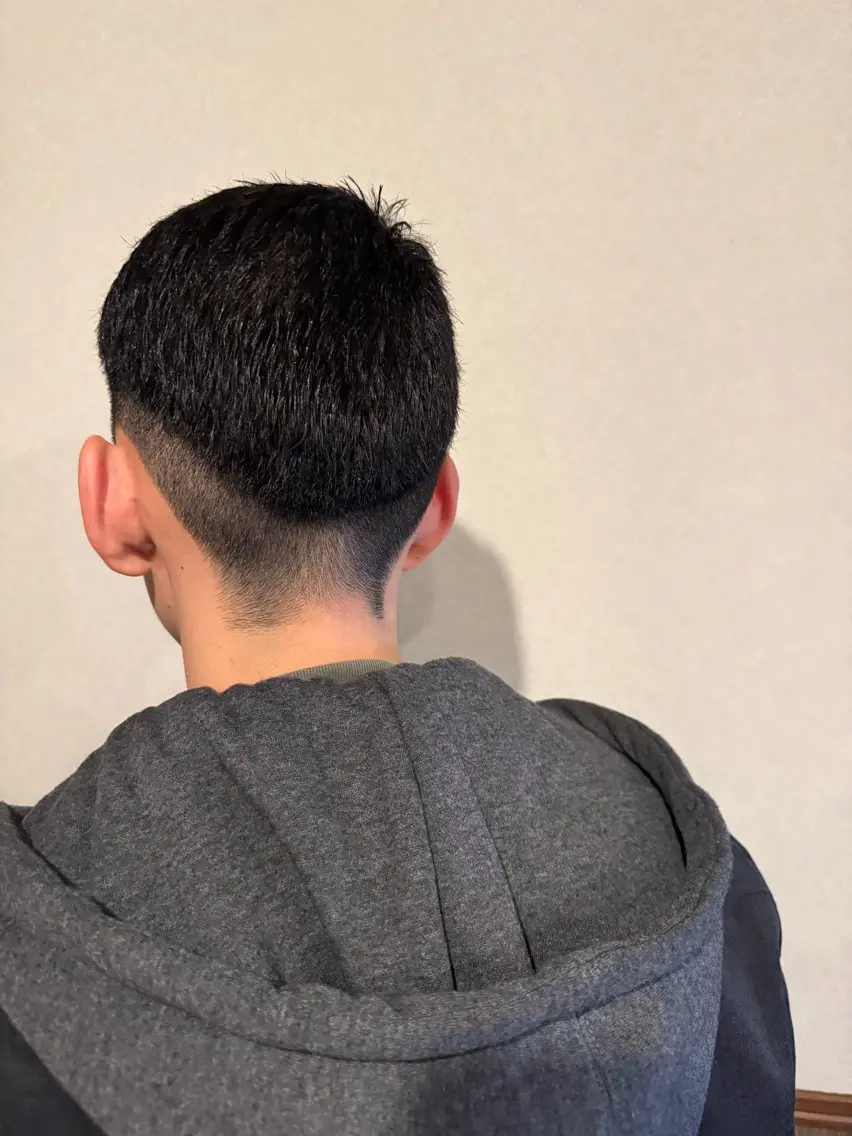 ショート メンズ フェードカット スキンフェード 刈り上げ カット 山田 凱聖のヘアスタイル