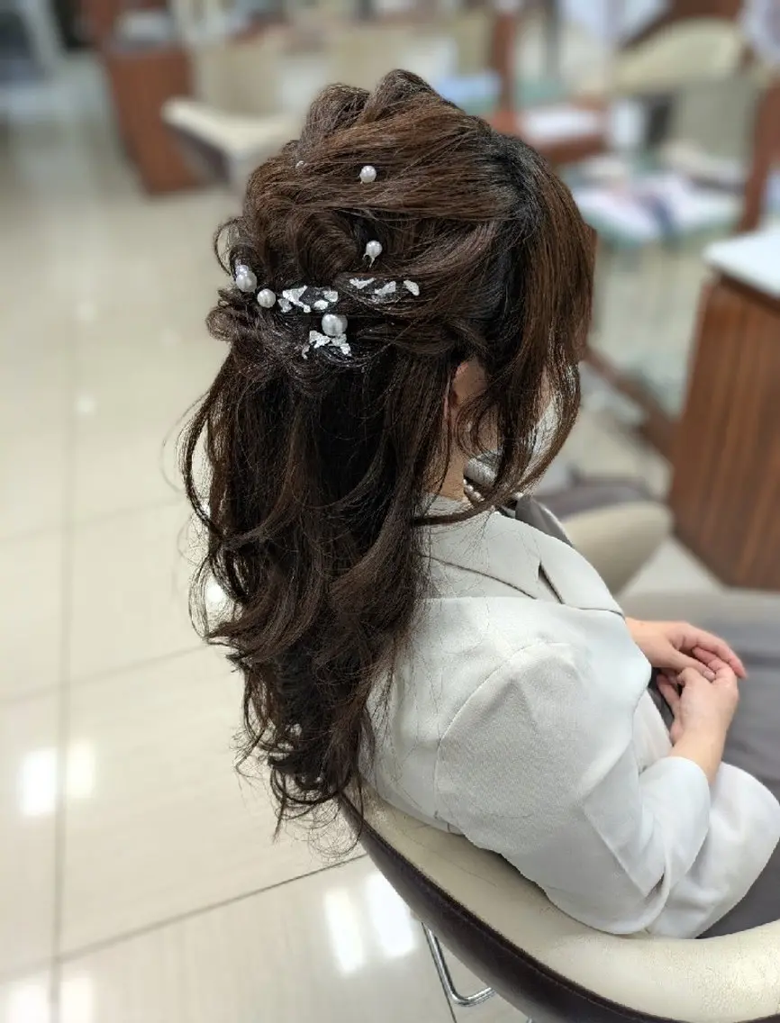 お呼ばれヘアセットの写真