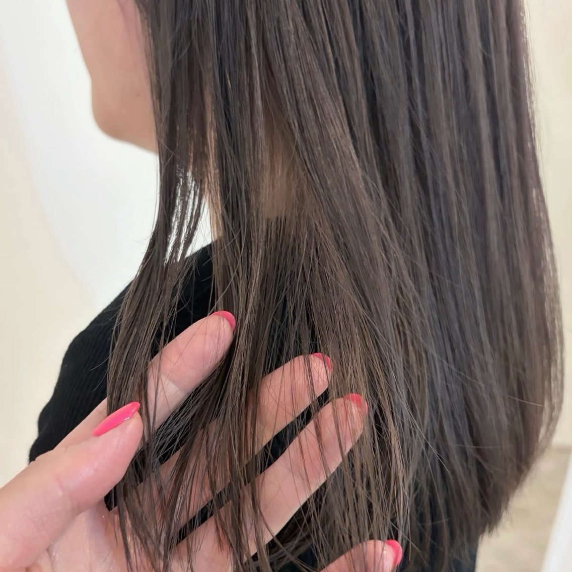 ロング カラー ブリーチ ヘアカラー ami/ NAOのヘアスタイル