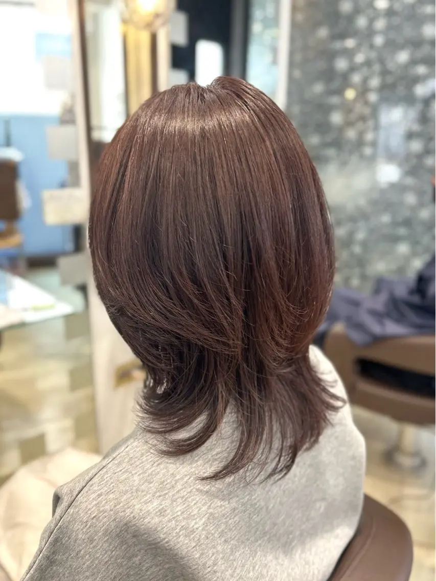 ミディアム 花澤 文子のヘアスタイル