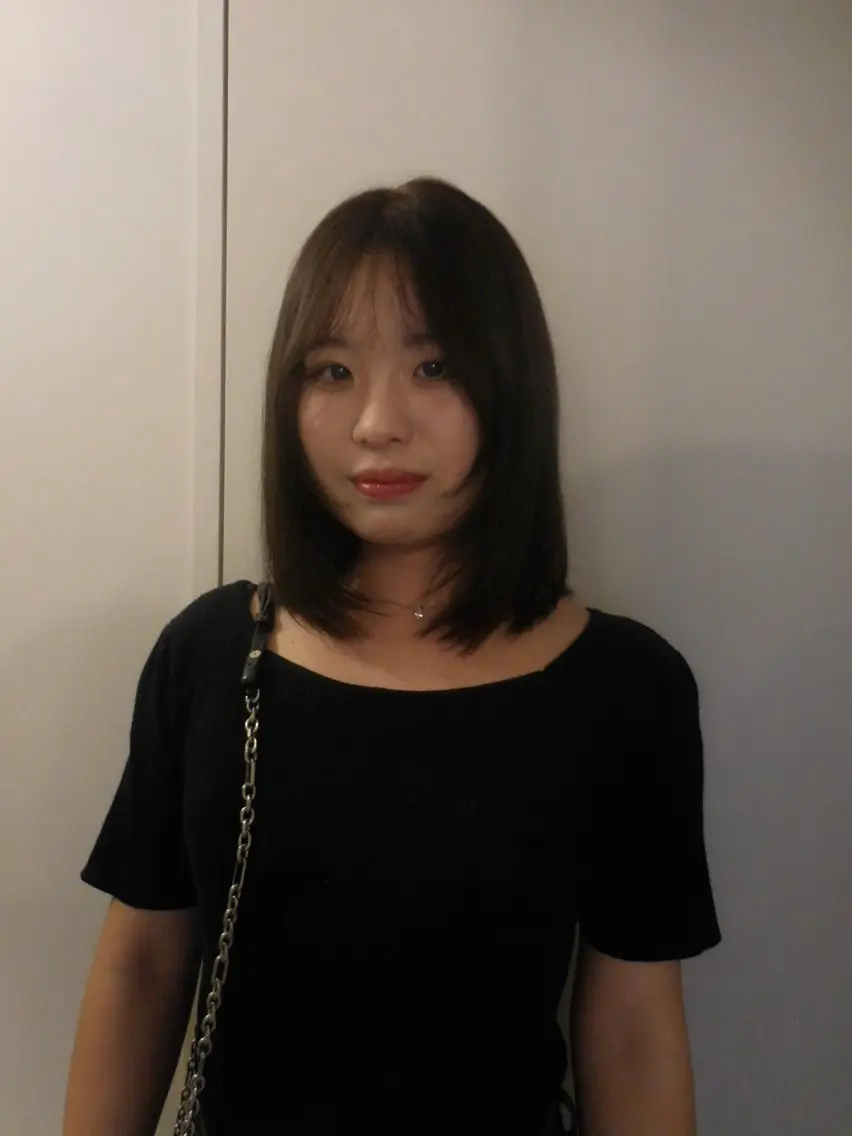 ミディアム カラー 山内 めいのヘアスタイル