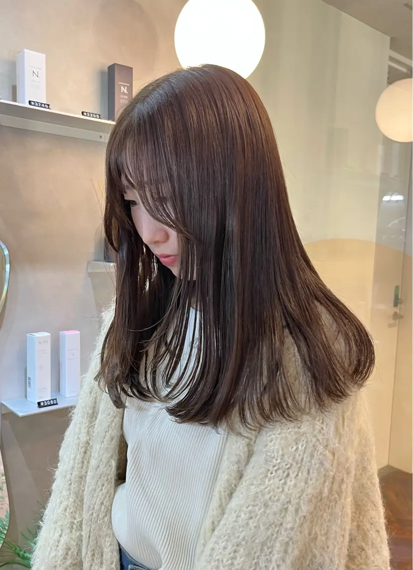 ロング カラー ブリーチ 透明感カラー グレージュ ブリーチなしカラー 顔まわりレイヤー このか🕊️ベージュ /グレージュ/カットのヘアスタイル