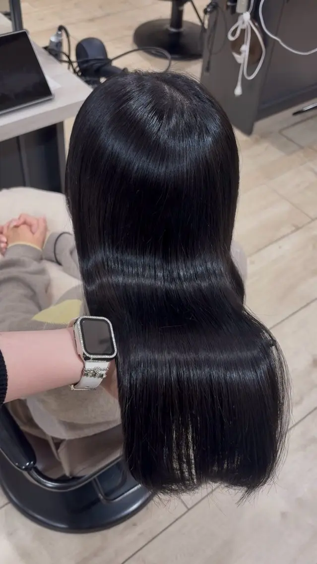 セミロング カット ヘアカラー nozomi 🤍のヘアスタイル