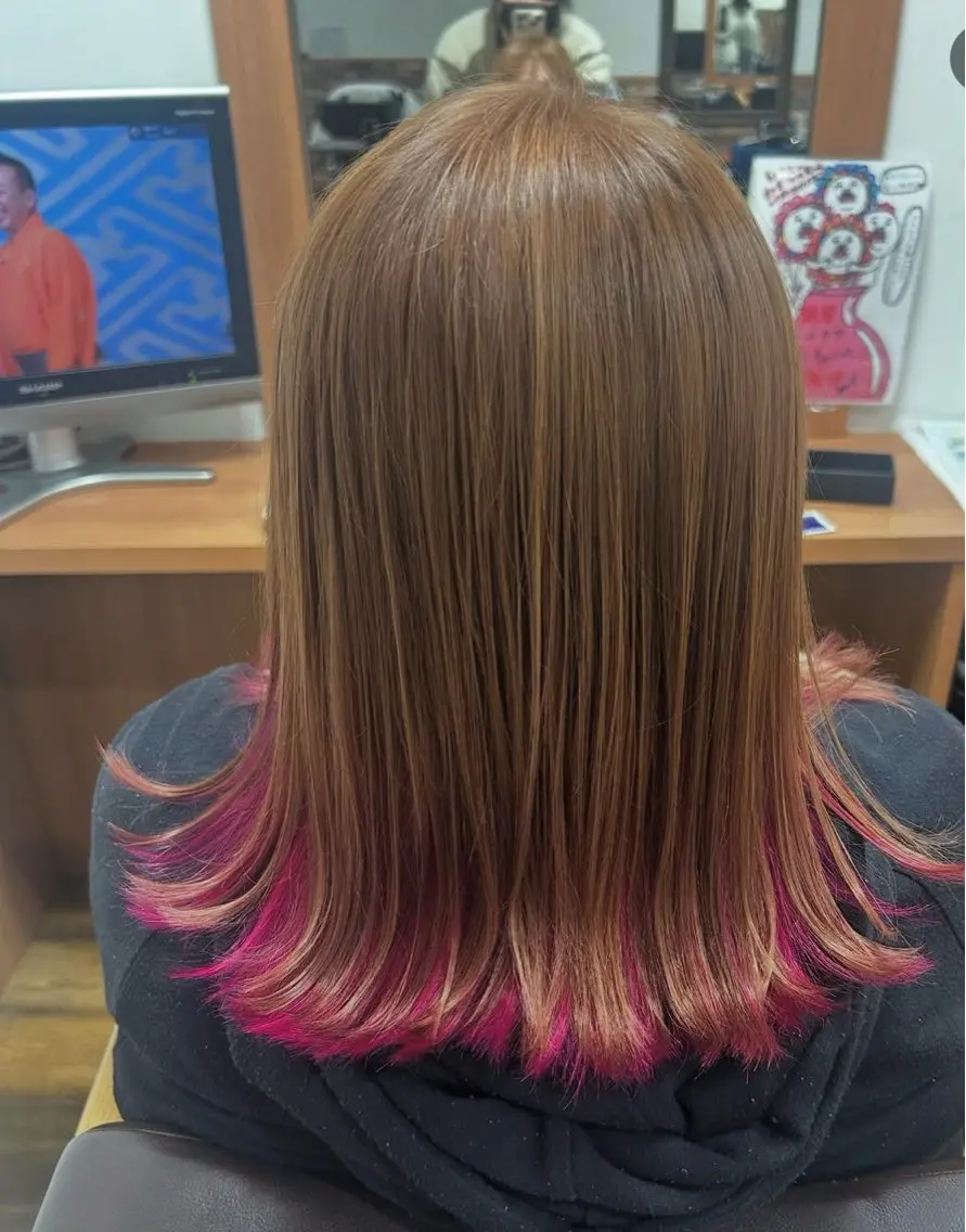 カット+インナーブリーチ+全体カラーの写真