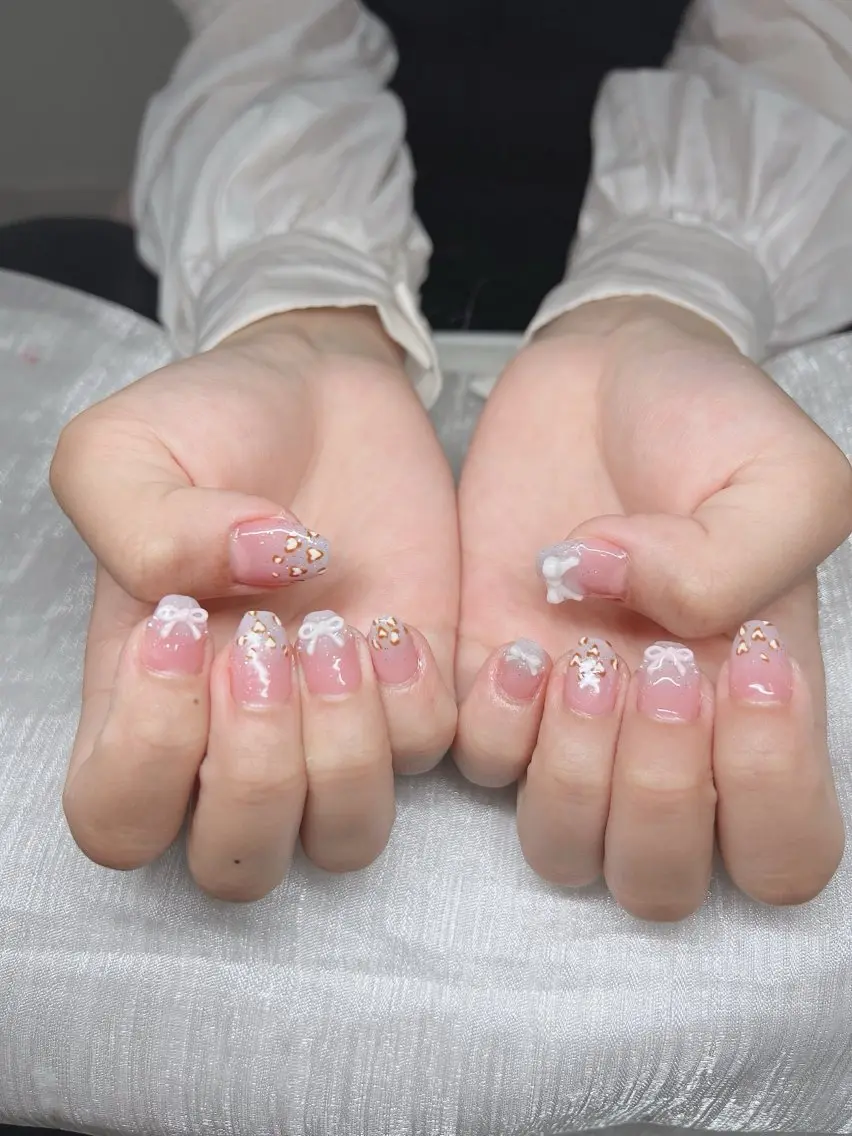 ネイル オーロラネイル チークネイル 長さ出し フットネイル フレンチネイル ハンドネイル Lee Nails チップ長さだし専門店のネイルデザイン
