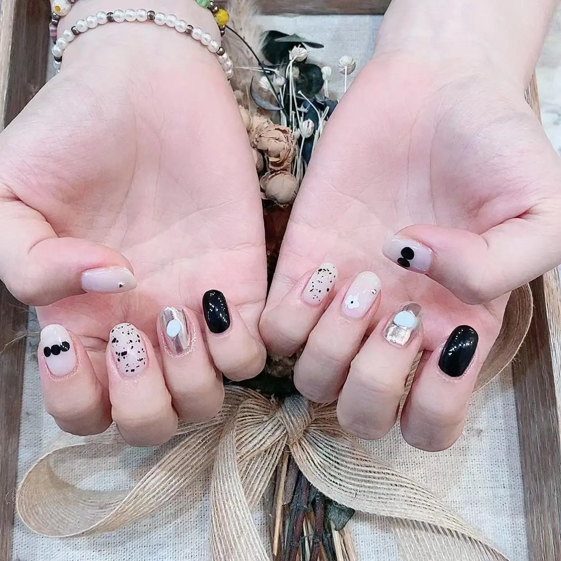 ネイル ゴールド ホワイト Babarla nailのネイルデザイン
