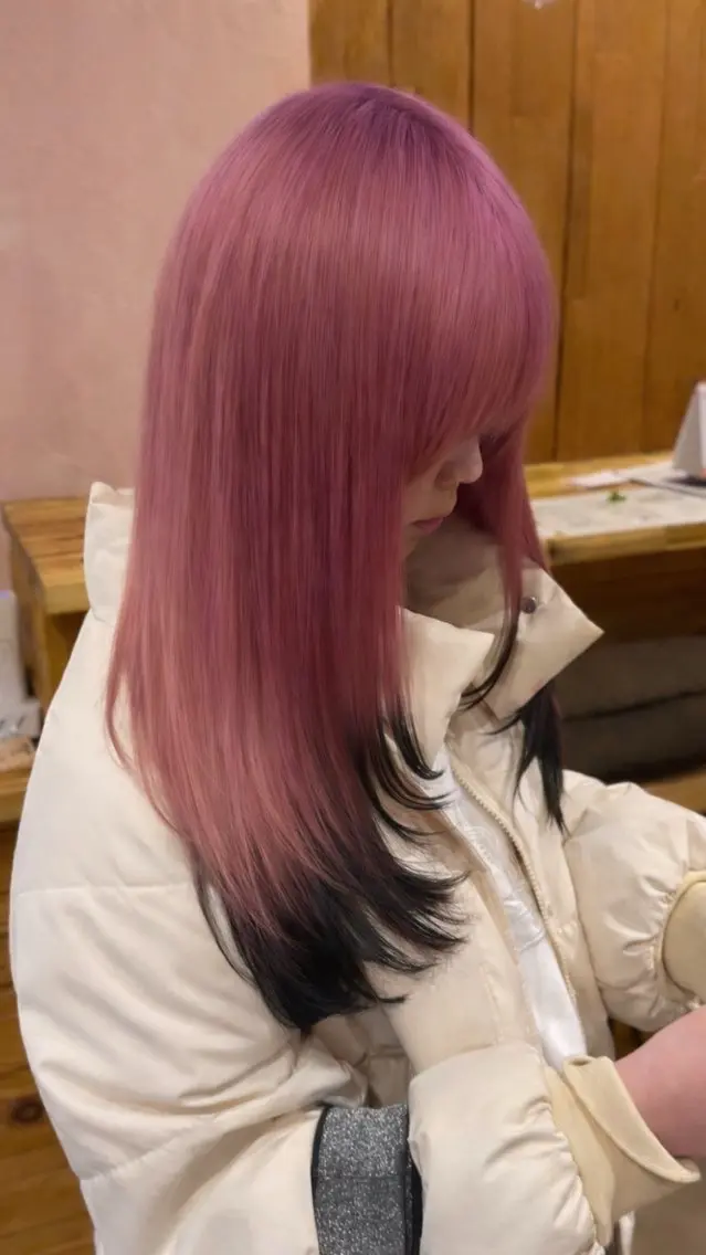 ロング カラー ロングレイヤー レイヤーカット ロング カット ヘアカラー トリートメント れい/デザインカラー /レイヤー/髪質改善のヘアスタイル