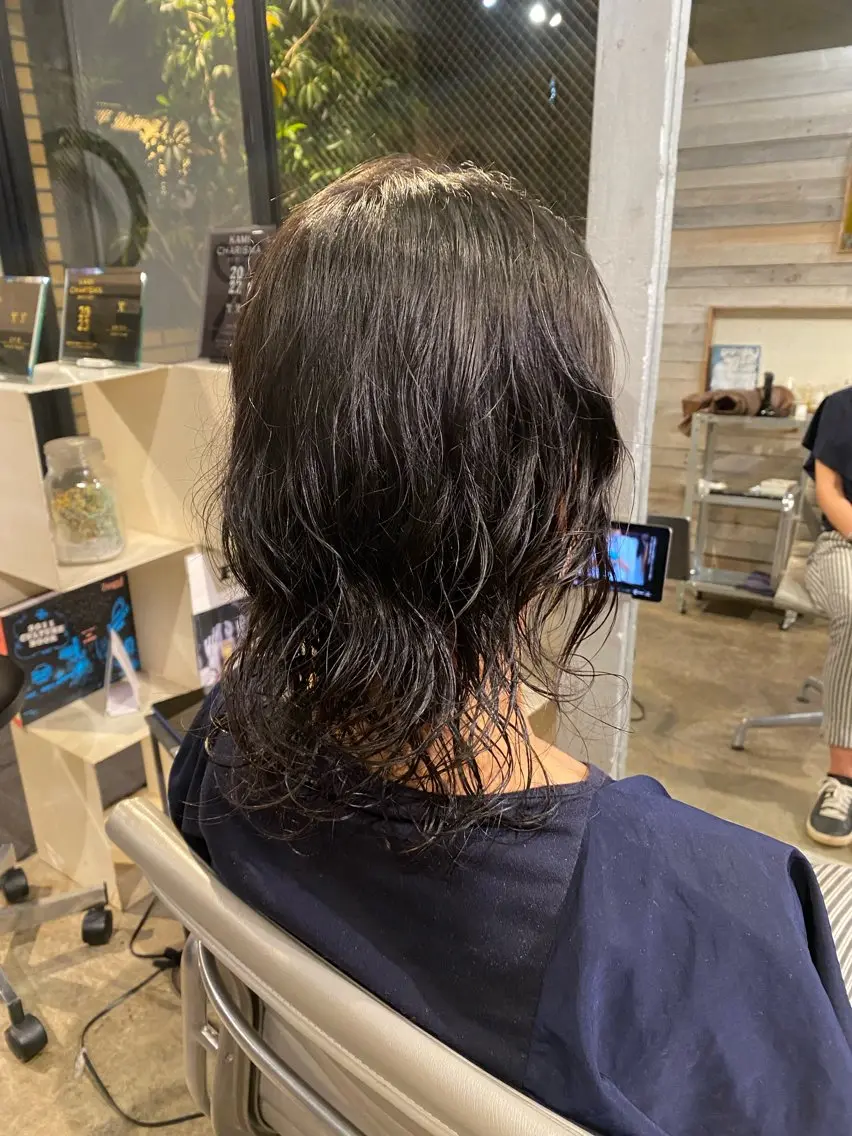 セミロング セミロングパーマ くせ毛 ブリーチカラー/ブロ ンドレイヤーカットのヘアスタイル