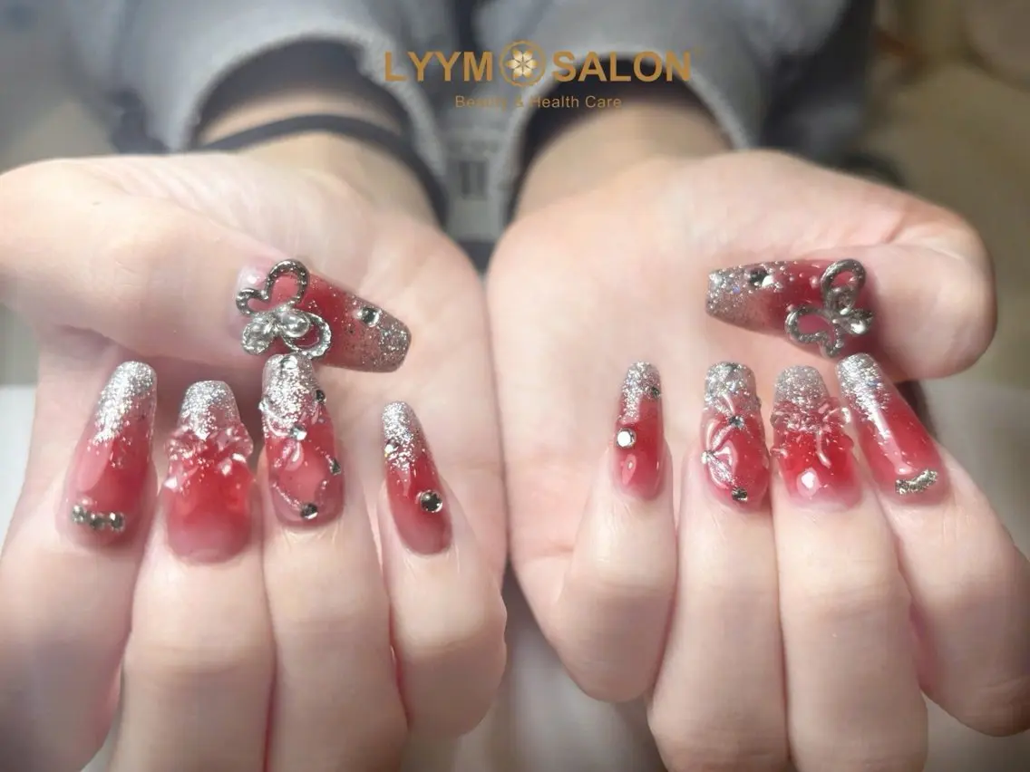 ネイル 長さ出し グラデーション ラメ(グリッター) 赤色 ハンドネイル LYYM Salonのネイルデザイン