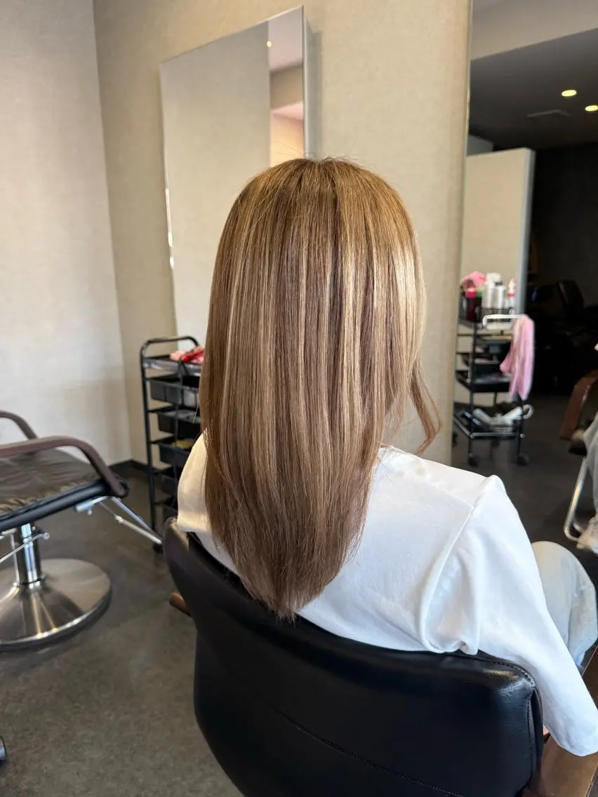 セミロング ハイライト カット ヘアカラー 髪質改善⚡️カラー 🍀武久 誠🍀のヘアスタイル