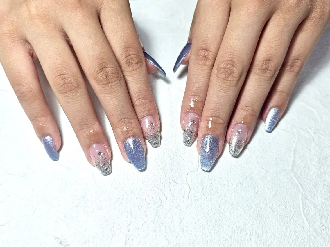 ネイル オーロラネイル フットネイル フレンチネイル ジェルネイル マグネットネイル ハンドネイル mogunail &blowのネイルデザイン