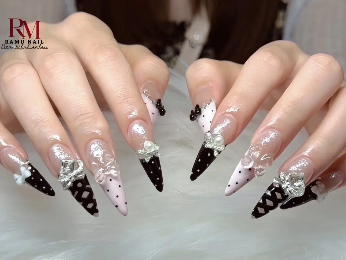 ネイル キラキラネイル マグネットネイル ミラーネイル ピンク 夏ネイル ハンドネイル RAMU Nail 恵比寿店のネイルデザイン
