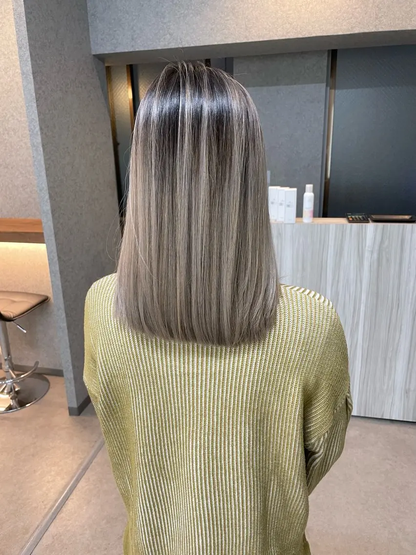 ミディアム レイヤーカット カット ヘアカラー 小嶋 司のヘアスタイル