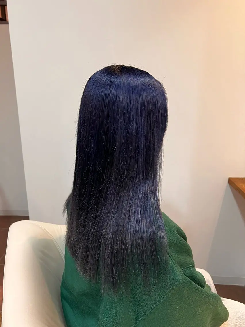 ミディアム パープルカラー ヘアカラー トリートメント 澤井 佑果のヘアスタイル