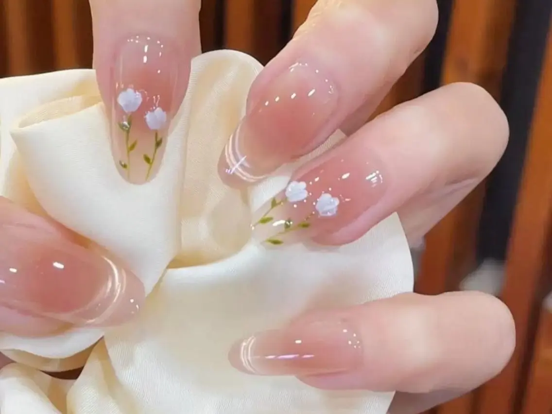 ネイル ガーリー グラデーション ミディアムネイル ニュアンスネイル ピンク ハンドネイル ハンドケア 🎀Momo 🎀のネイルデザイン