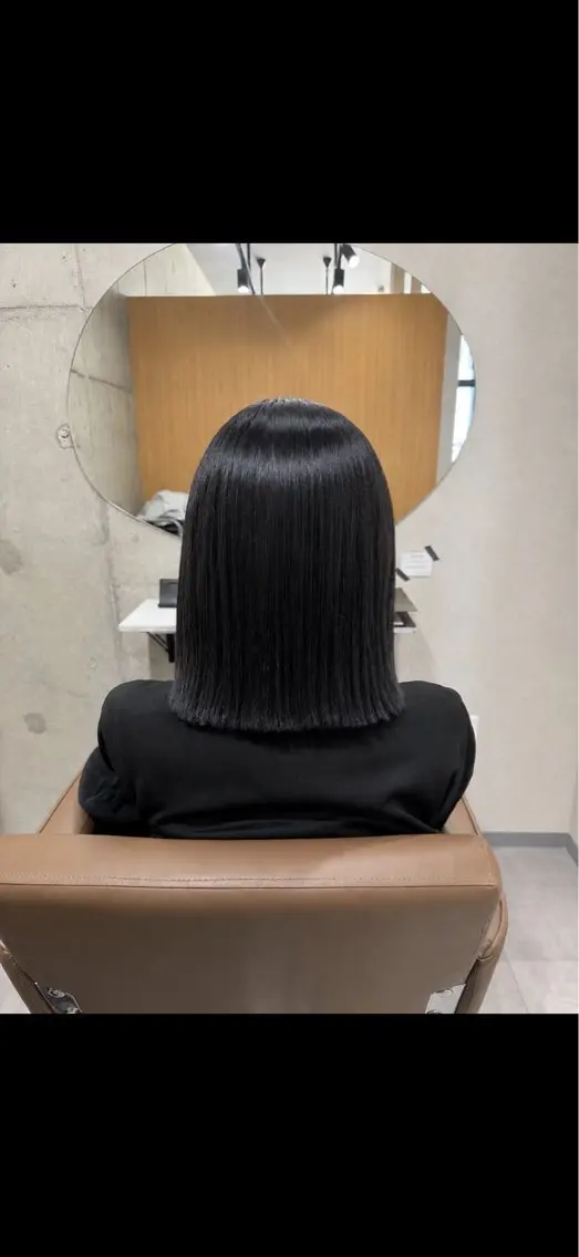 ミディアム カット ヘアカラー トリートメント 黒木日那/髪質改善/ グレージュ/レイヤーのヘアスタイル