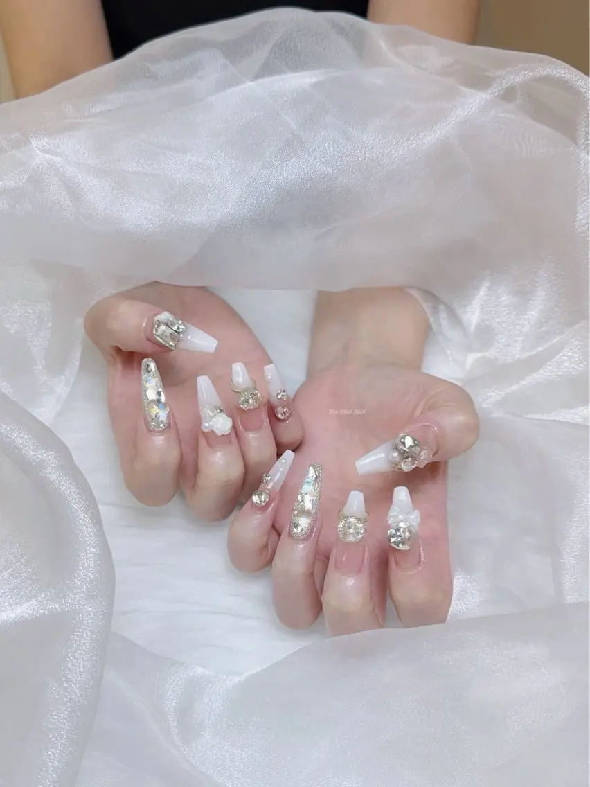 ネイル ハンドネイル HANA 長さだしのネイルデザイン