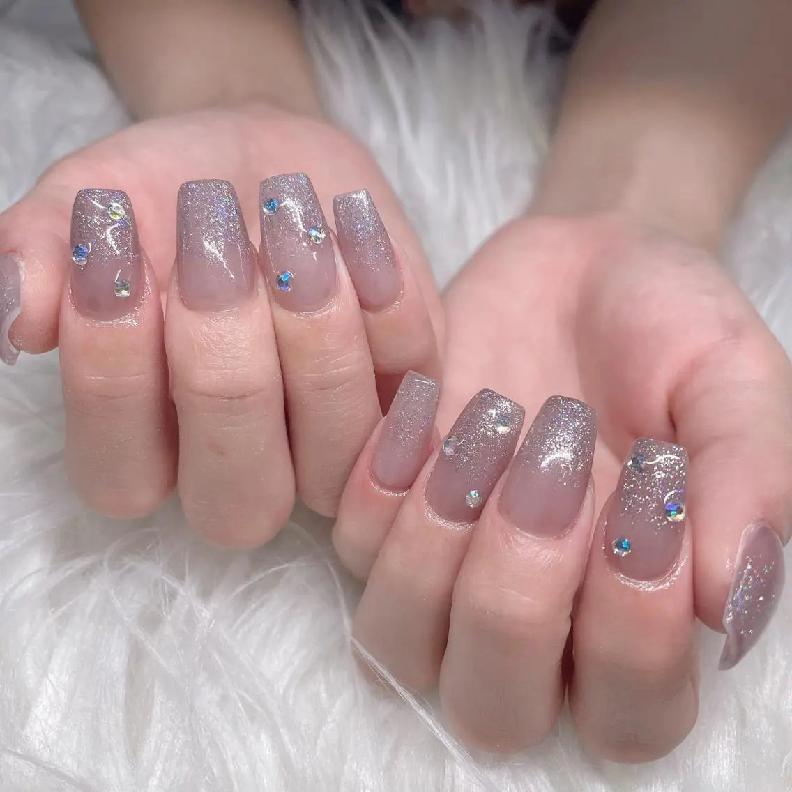 ミディアム ネイル Y. Sのネイルデザイン
