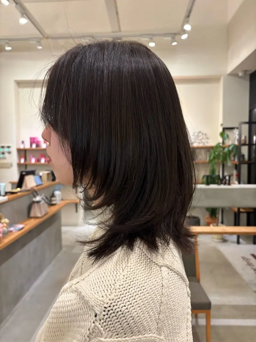 セミロング ウルフカット 隈本 利恵子のヘアスタイル