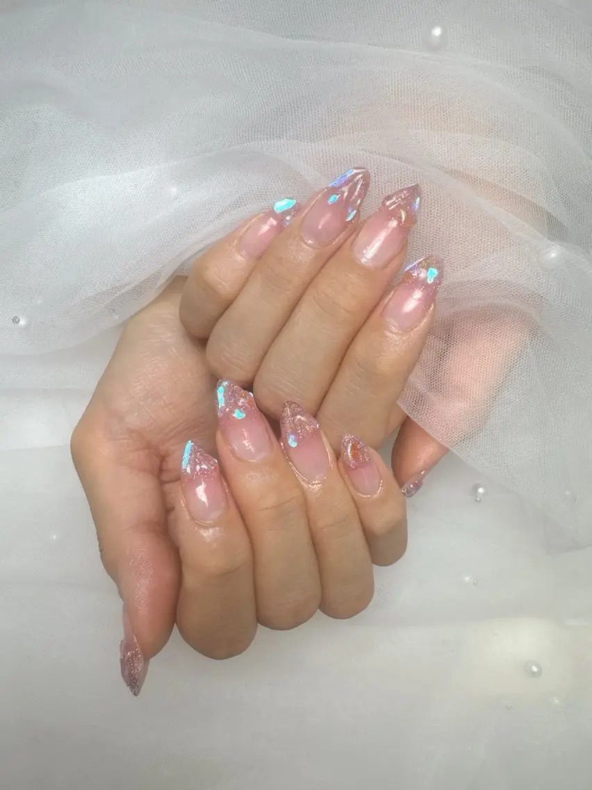 ネイル フットネイル フレンチネイル ガラスフレンチ キラキラネイル 持ち込み フットネイル Queeens nailのネイルデザイン