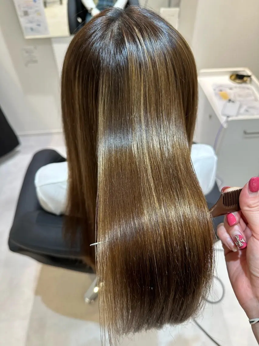 ミディアム Emuest心斎橋 SAKIのヘアスタイル
