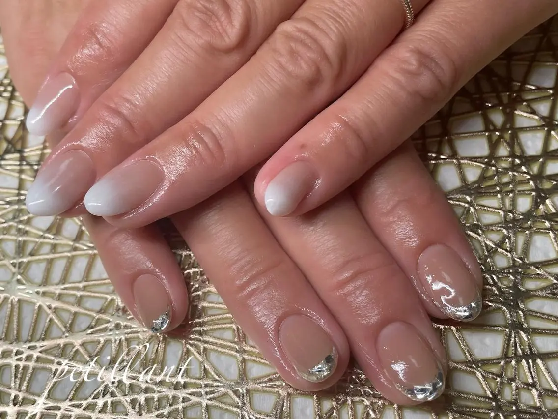 ネイル アートネイル フレンチネイル ガラスフレンチ nail salon petillantのネイルデザイン