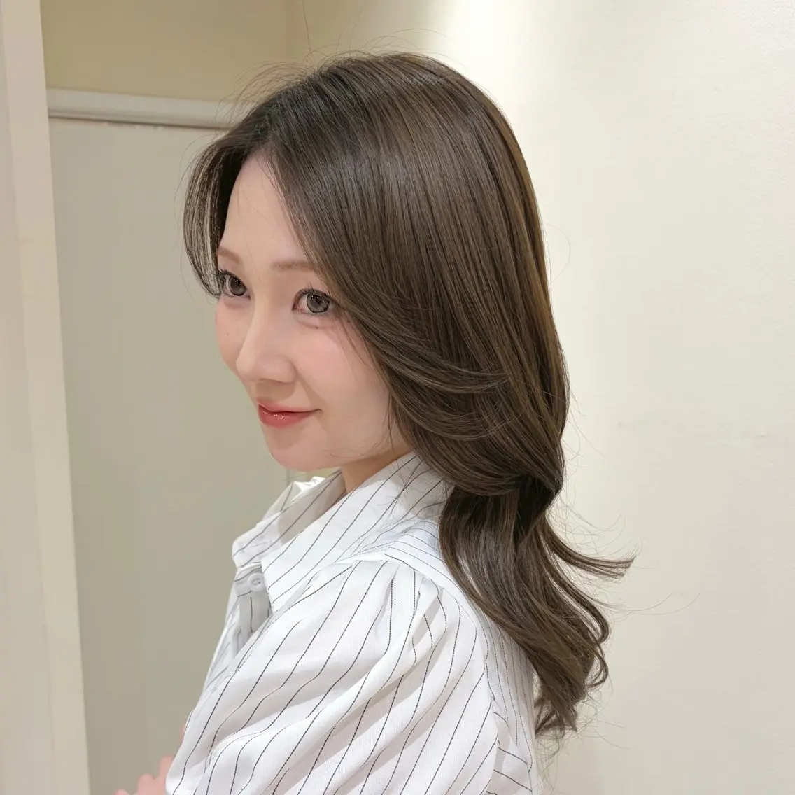 セミロング くびれヘア 韓国風ヘア くびれレイヤー レイヤーカット カット ヘアカラー トリートメント 韓国レイヤーカット/ オリーブ/toa🕊のヘアスタイル