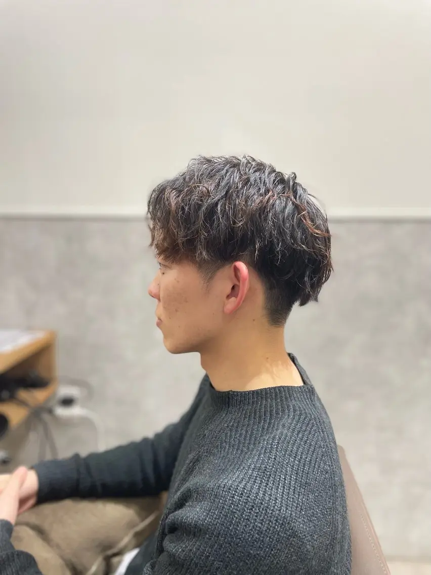 ショート パーマ メンズ メンズパーマ メンズショート ツーブロック ショートヘア ROCCAhair 谷山陸のヘアスタイル