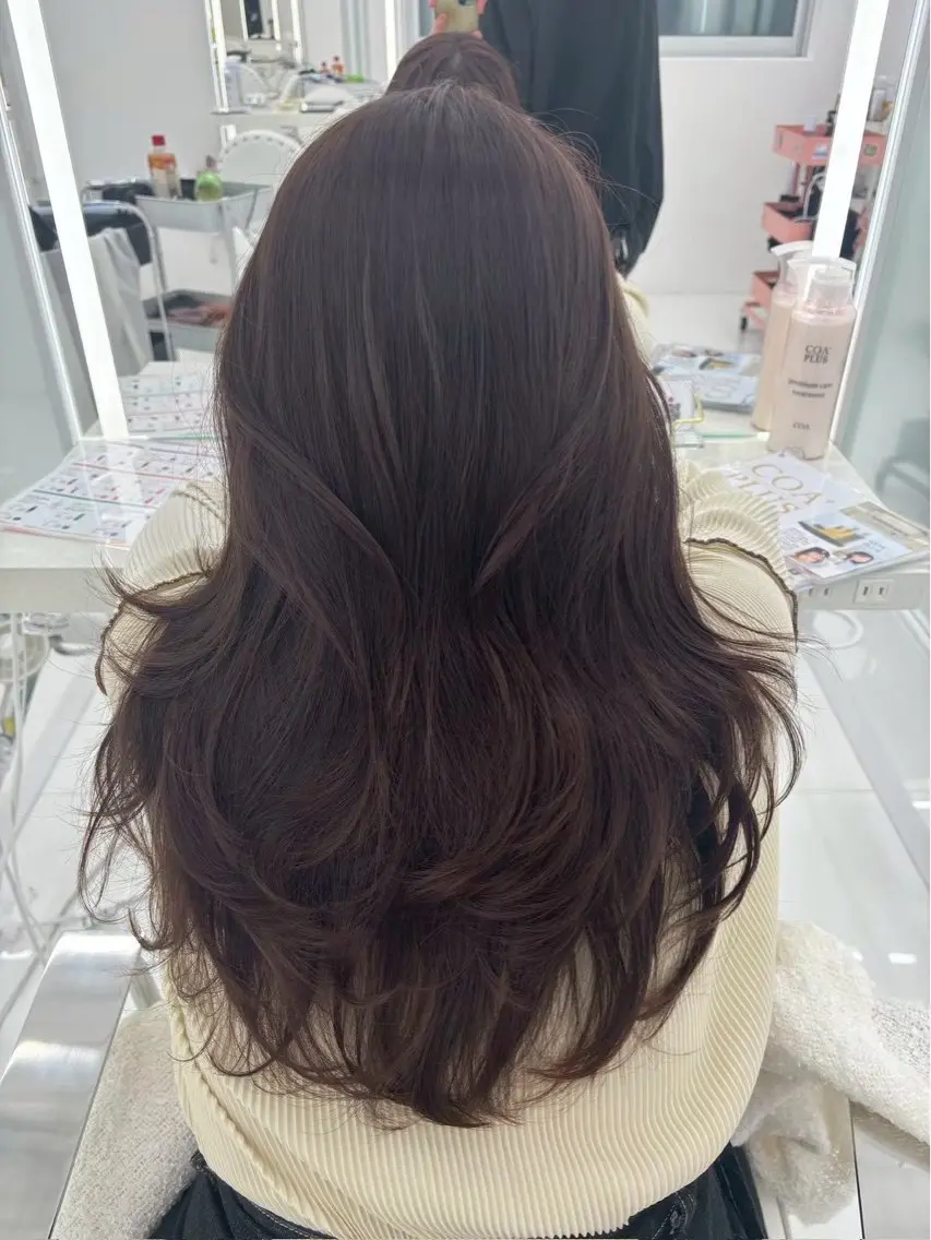ロング カラー 赤み消し艶カラー🩵 前髪顔周り あやなのヘアスタイル