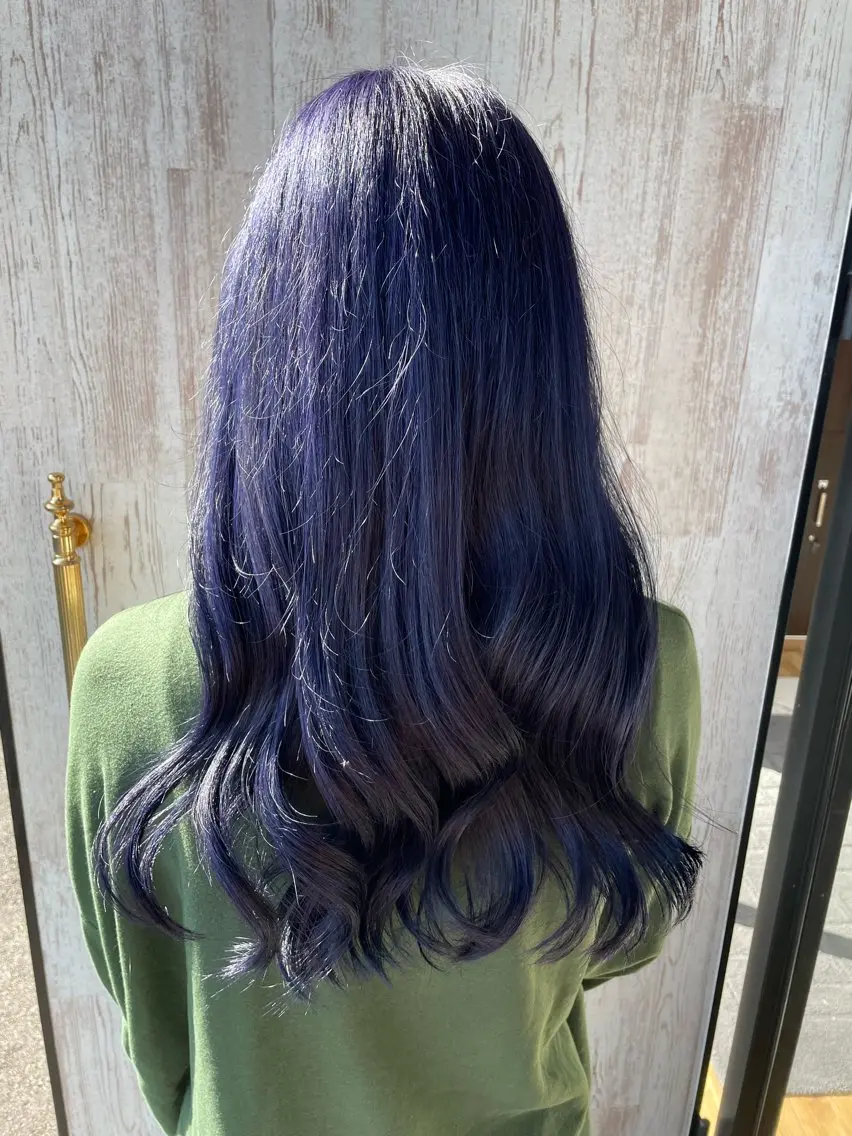 カラー ブルーカラー ラベンダーカラー 岡村 真子のヘアスタイル
