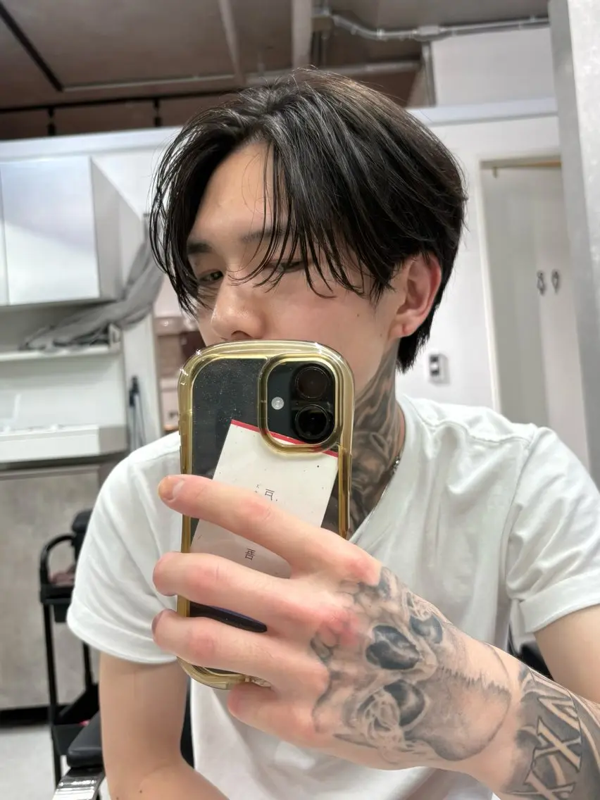 パーマ ヘアアレンジ メンズ センターパート メンズ韓国風 メンズパーマ ニュアンスパーマ カット パーマ ヘアセット (メンズ特化) AKIのヘアスタイル