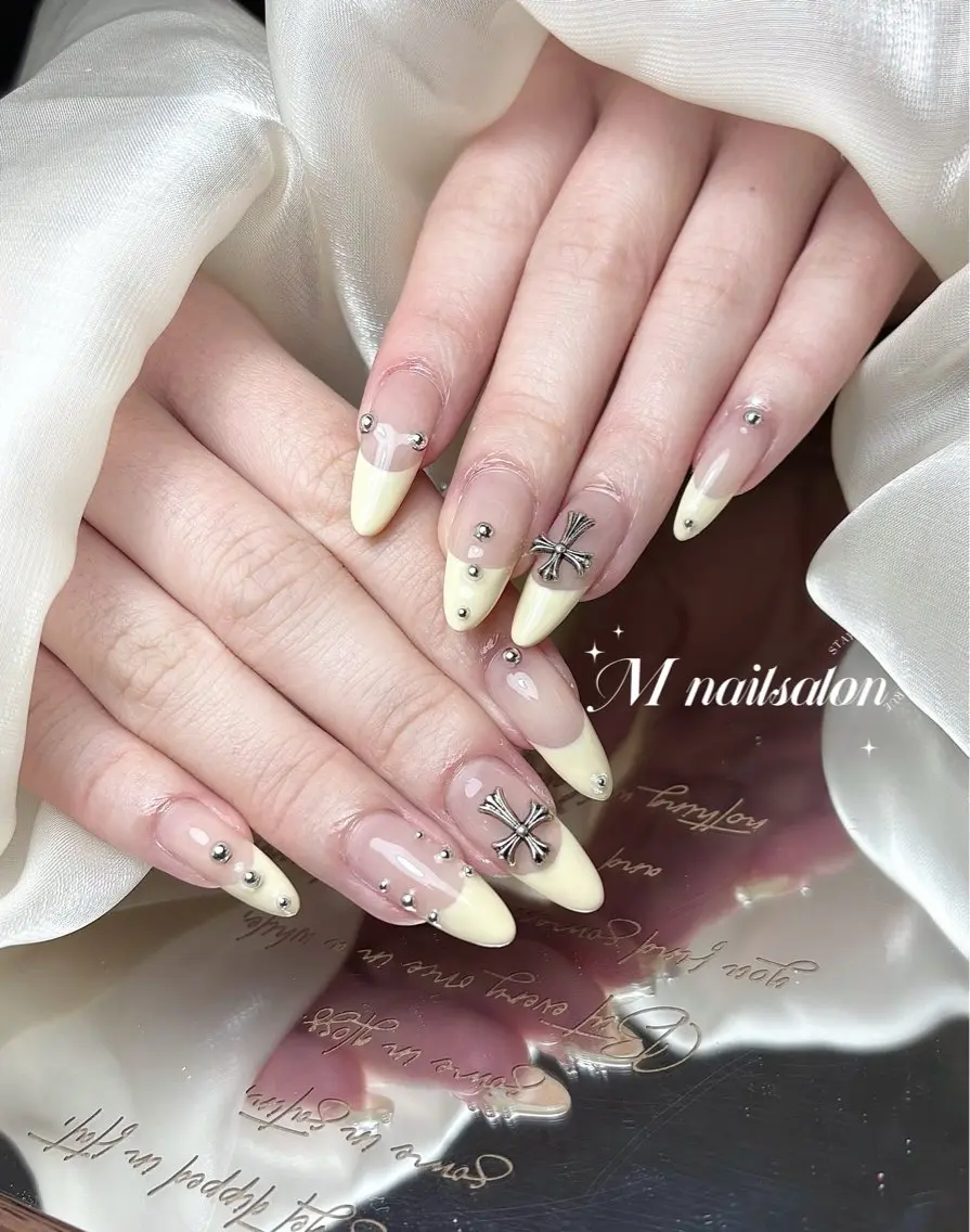 ネイル ハンドネイル M🌷nail 長さだし専門店のネイルデザイン