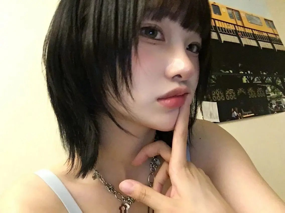 ショート レイカ /ハイトーンのヘアスタイル