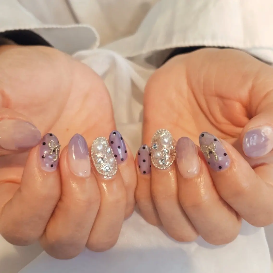 ネイル ドット グラデーション 韓国ネイル リボン 春ネイル ハンドネイル felicita fumi🩷のネイルデザイン