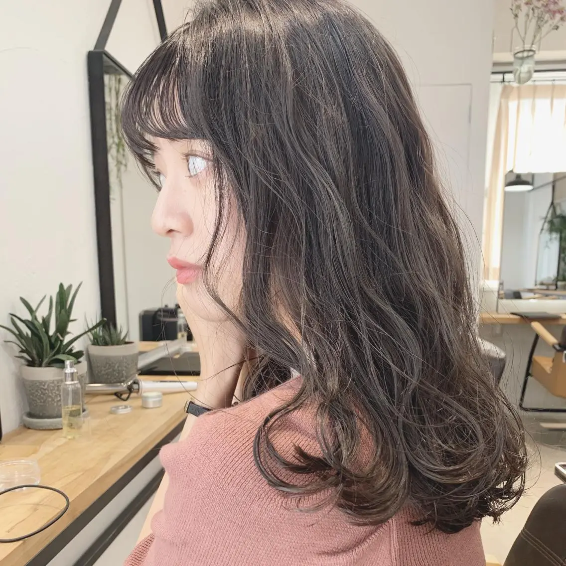 ミディアム カラー ハイトーンボブ 前田 表参道　グレージュのヘアスタイル