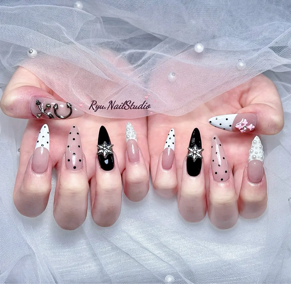 ネイル アートネイル ジェルネイル マグネットネイル ニュアンスネイル シンプルネイル ハンドネイル Ryu nail studioのネイルデザイン