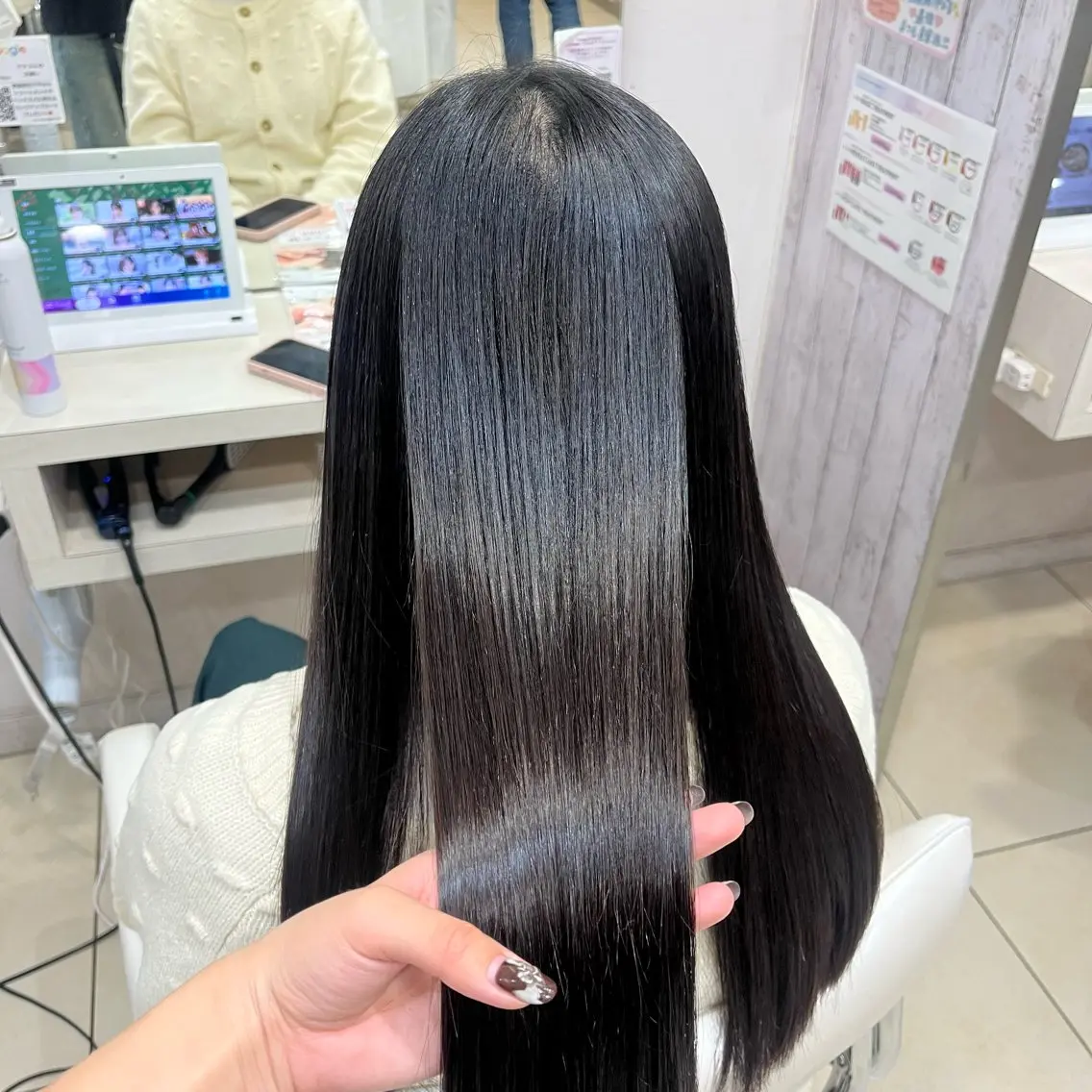 【艶のある綺麗な髪にしたい方🌷🎀】🩶期間限定価格🩶”地毛風”縮毛矯正➕トリートメント¥13200(ロング料金別)の写真