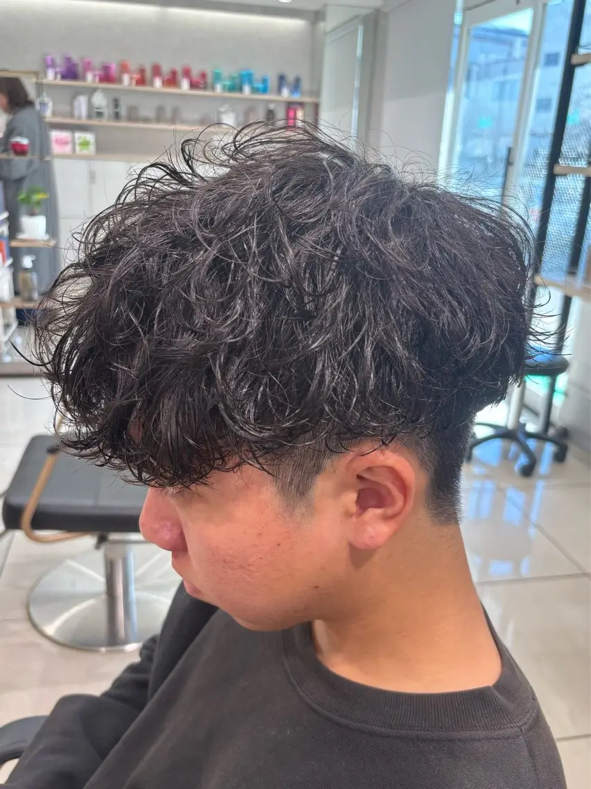 ショート メンズ メンズパーマ ブリーチ🎨デザイン カラー/れいじ🩶のヘアスタイル