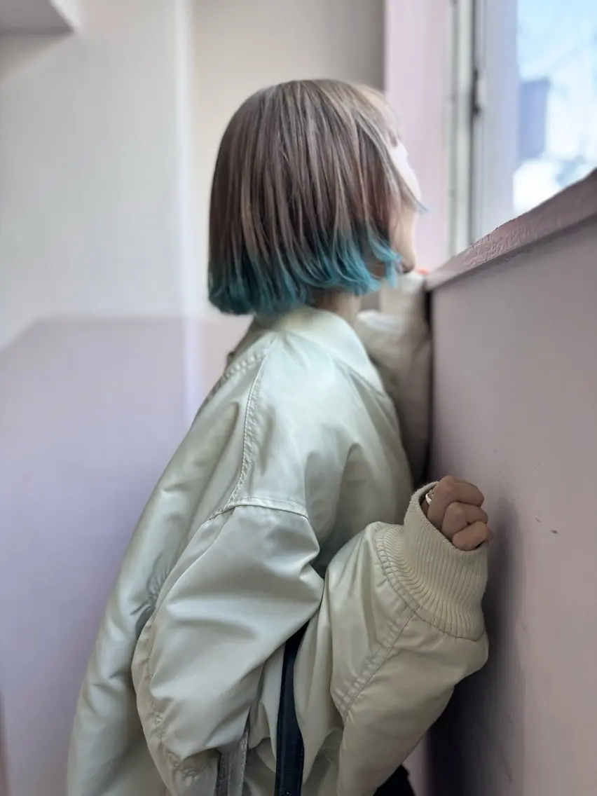 ミディアム カラー オカモト ミユウのヘアスタイル